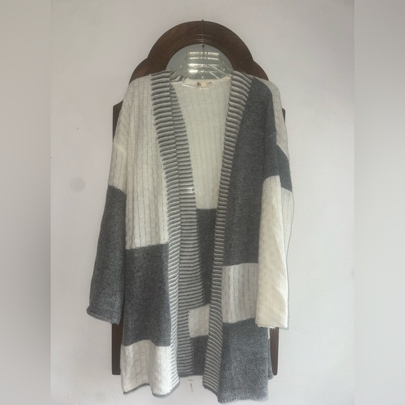 Hem & Thread Sweaters - Hem & Thread Gray and Cream Colorblock Cardigan